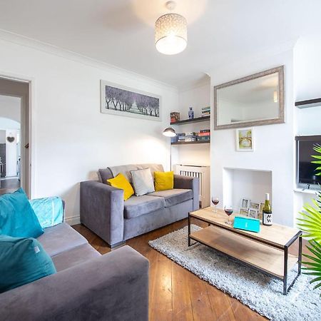 Bright 3 Bedroom Townhouse Near City Centre Норвіч Екстер'єр фото