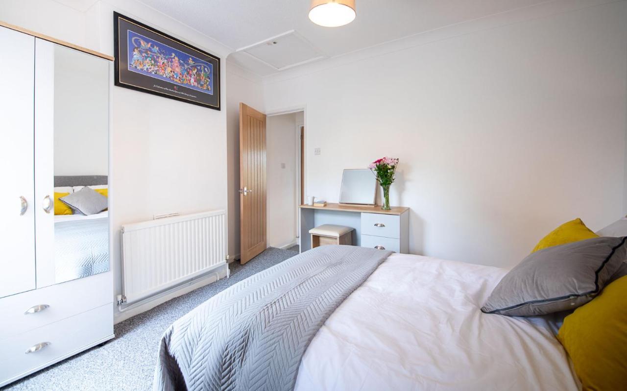 Bright 3 Bedroom Townhouse Near City Centre Норвіч Екстер'єр фото