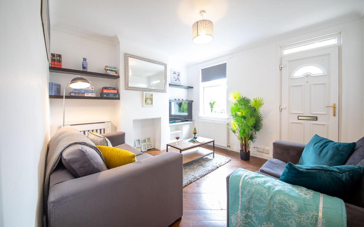 Bright 3 Bedroom Townhouse Near City Centre Норвіч Екстер'єр фото