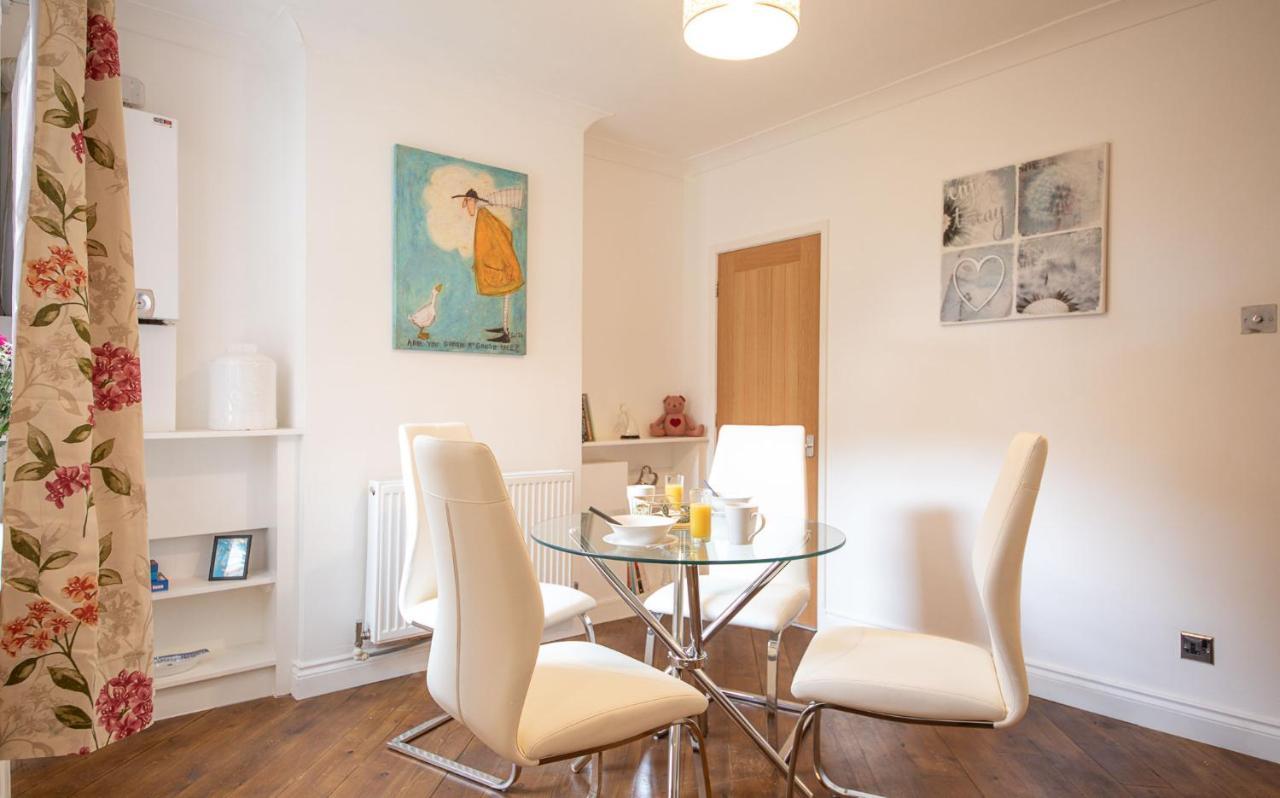 Bright 3 Bedroom Townhouse Near City Centre Норвіч Екстер'єр фото